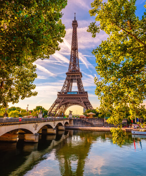 View of the Eiffel Tower with the Seine river in front