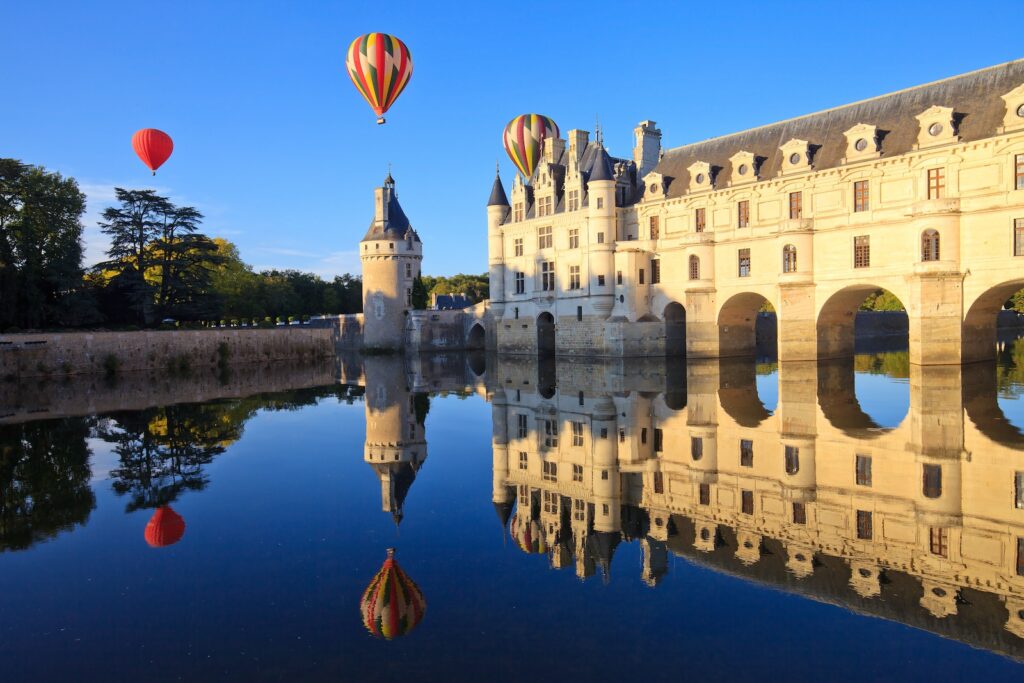 Hot air balloon flight above the Loire Valley castles, an unforgettable experience showcasing France's royal landscapes from the sky.